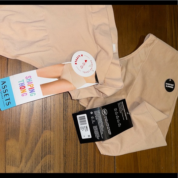 Undergarments panties, thongs Bundle of 12 size small, seamless‎ smoothing - Picture 6 of 13